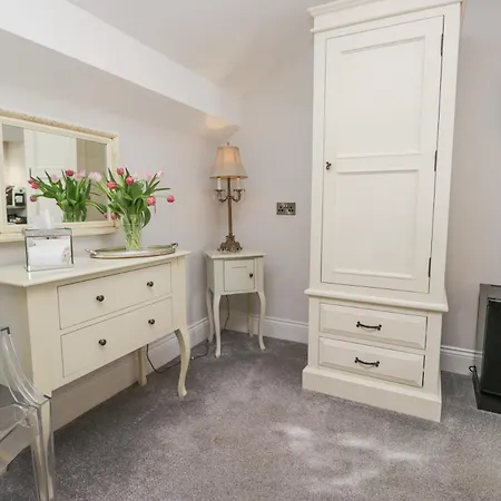 Raise View House * Ambleside